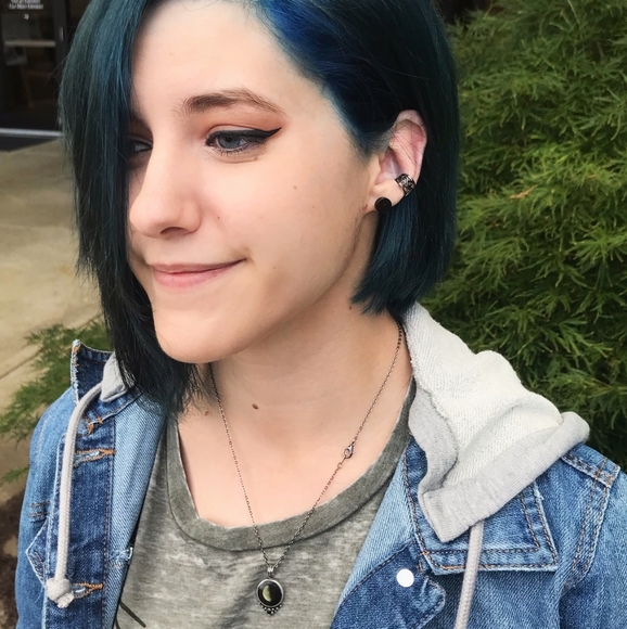 Meet your Posher, Sarah - Picture 3 of 3